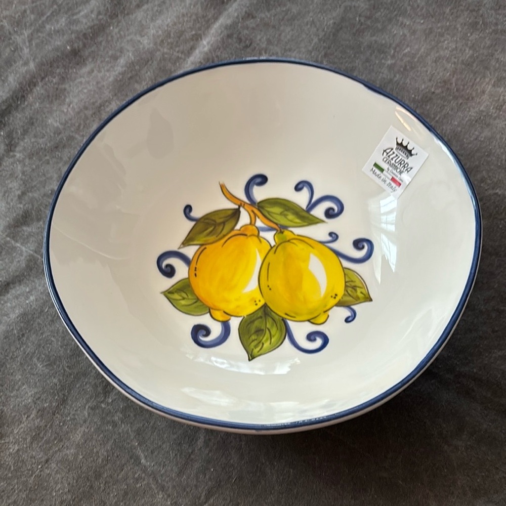 Italian ceramic pasta bowl with the lemon motif NWT